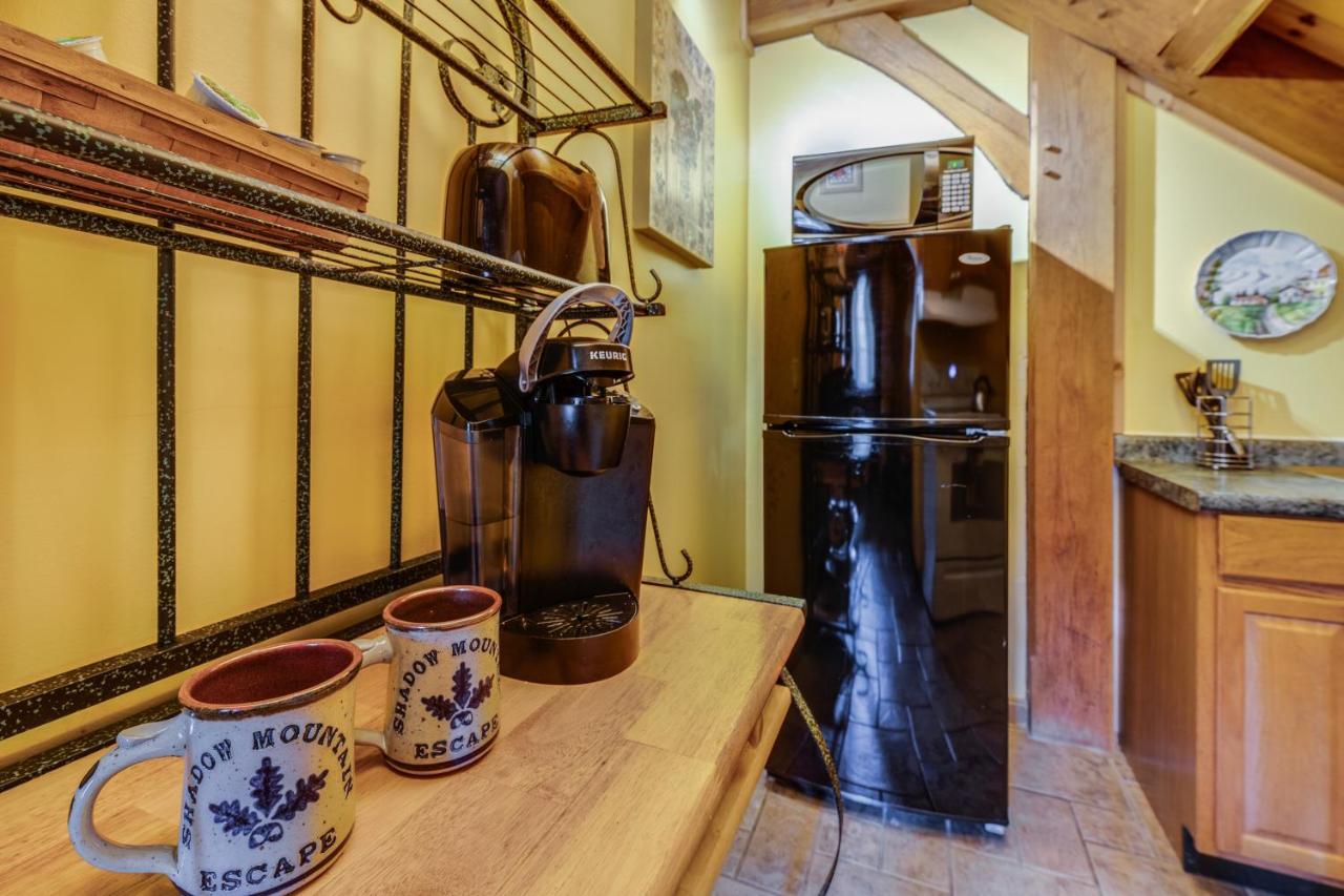 Shadow Mountain Escape Cabin Rentals Luray Bagian luar foto